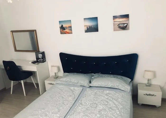 Апартаменты Bluemoon-apartment With Parking *