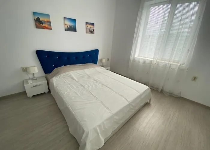 Bluemoon-apartment With Parking Бургас